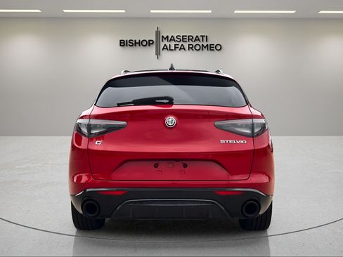 Used 2025 Alfa Romeo Stelvio Sprint AWD/4WD image 4
