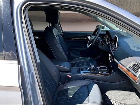 Used 2019 Audi Q5 2.0T Premium Plus w/ Premium Plus Package AWD/4WD image 6