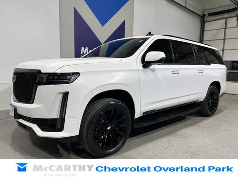 Used 2021 Cadillac Escalade ESV Sport Platinum w/ LPO, ONYX Package image 9