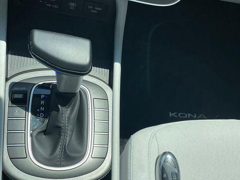 Used 2025 Hyundai Kona SEL AWD/4WD image 29