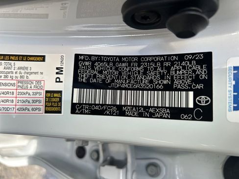 Used 2024 Toyota Corolla SE w/ SE Premium Package image 34