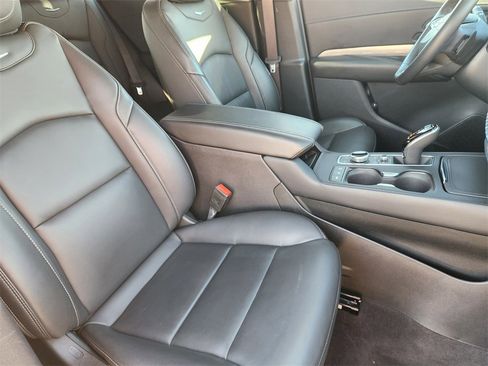 Used 2025 Cadillac XT4 Premium Luxury image 15