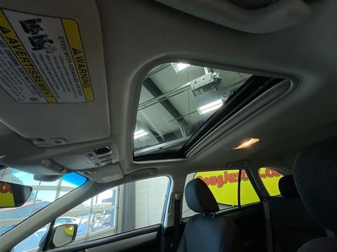 Used 2017 Subaru Outback 2.5i Premium image 14