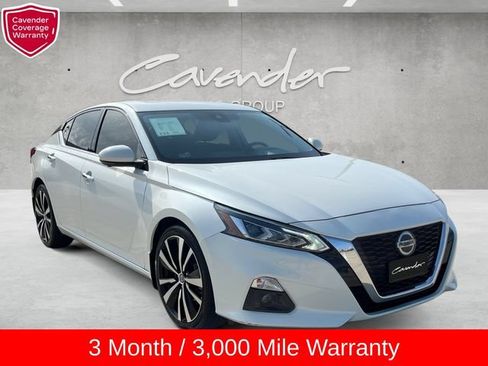 Used 2020 Nissan Altima 2.5 Platinum FWD image 2