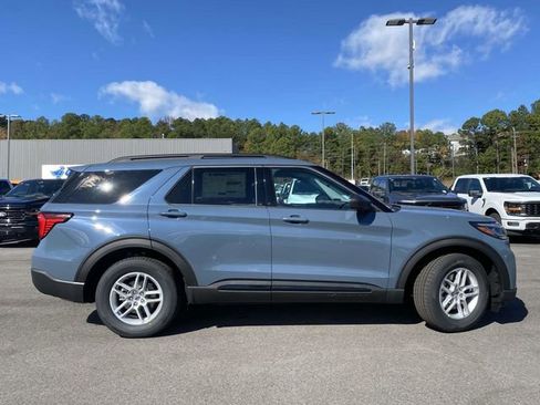 New 2026 Ford Explorer Active image 2