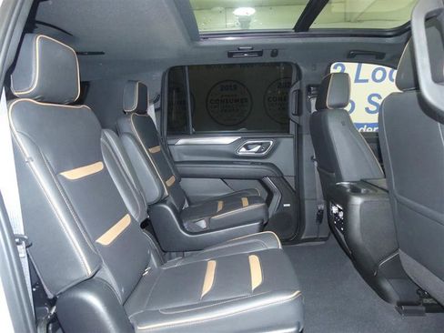 Used 2022 GMC Yukon XL AT4 image 26