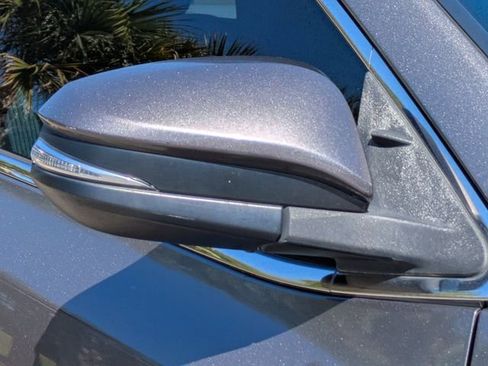 Used 2015 Toyota Highlander Plus image 11