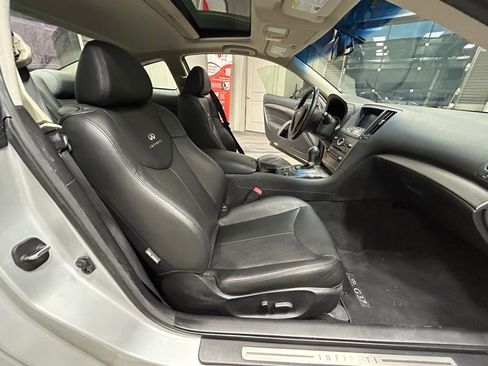 Used 2012 INFINITI G37 x w/ Premium Pkg image 39