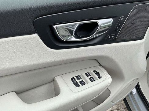New 2026 Volvo XC60 T8 Ultra w/ Climate Package AWD/4WD image 15