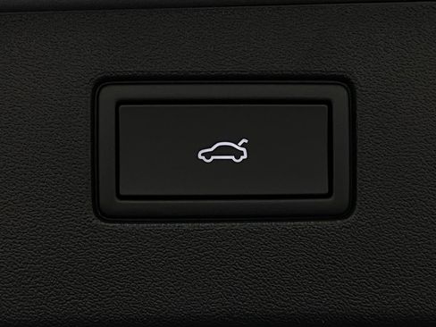 New 2025 Volkswagen Tiguan SE image 6