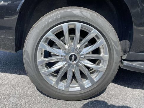 Used 2023 Cadillac Escalade ESV Premium Luxury RWD image 5