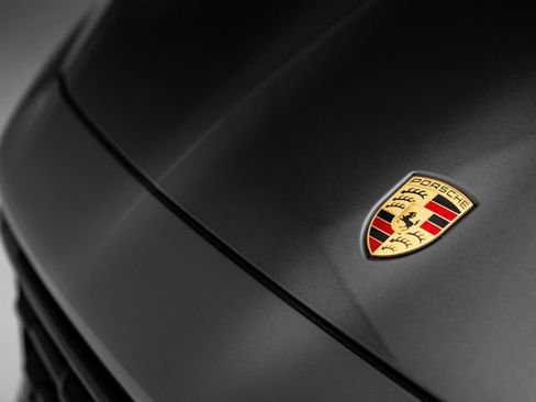 Certified 2024 Porsche Cayenne AWD/4WD image 36