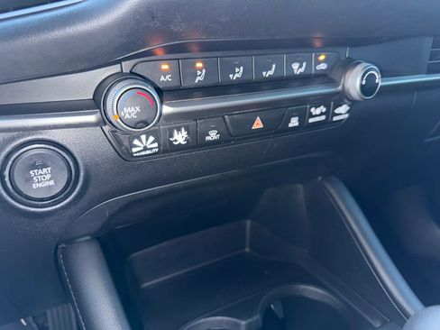 Used 2022 MAZDA MAZDA3 Sedan FWD image 23