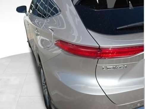 Used 2021 Toyota Venza Limited w/ Advanced Technology Package AWD/4WD image 13