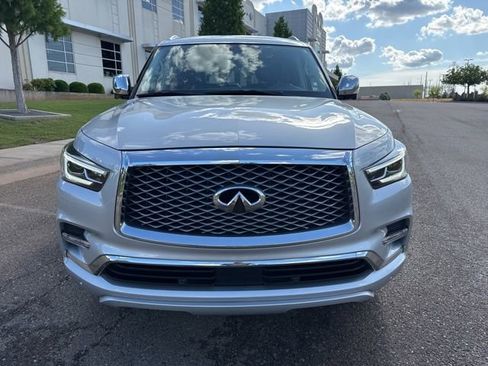 Used 2019 INFINITI QX80 Luxe w/ 22" Wheel Package RWD image 2
