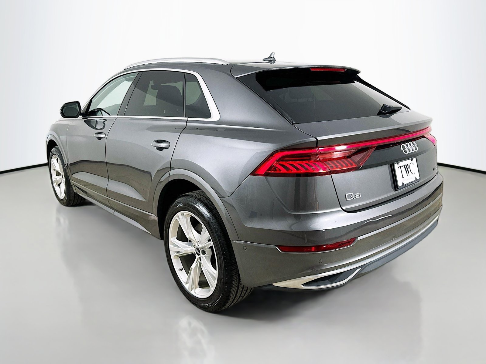 Certified 2022 Audi Q8 Premium AWD/4WD image 7