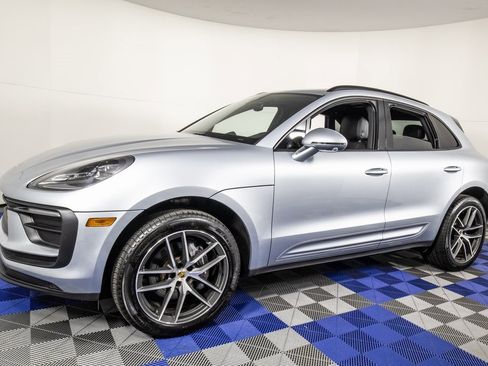 Used 2024 Porsche Macan Premium Plus AWD image 1
