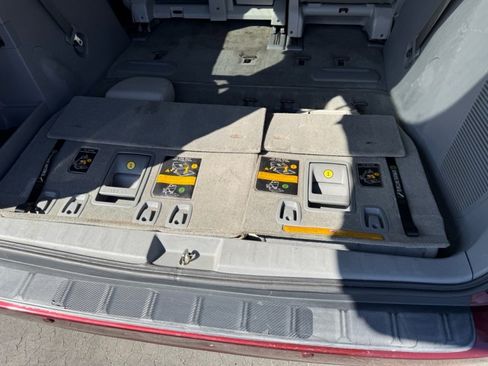 Used 2011 Toyota Sienna XLE w/ Premium Pkg image 19