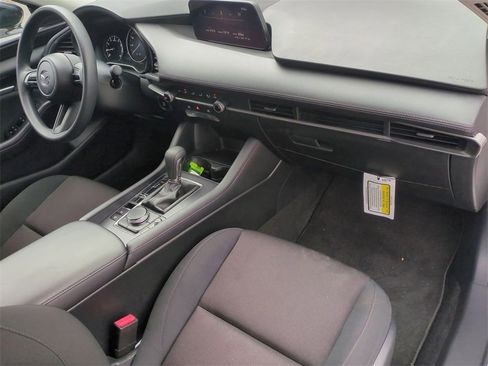 Certified 2025 MAZDA MAZDA3 s w/ Black Accent Package image 28