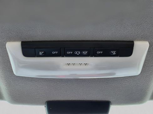 Used 2021 Nissan Kicks S FWD image 13