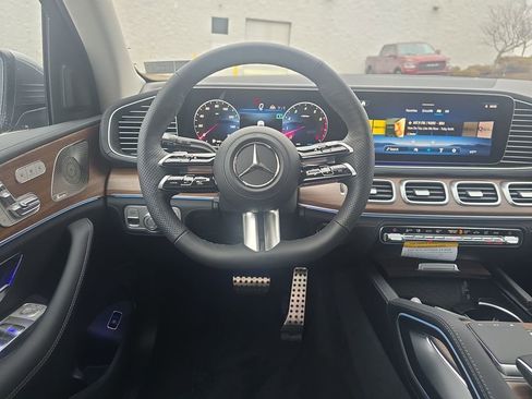 New 2026 Mercedes-Benz GLS 450 4MATIC image 13