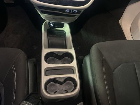 Used 2023 Chrysler Voyager LX FWD image 23