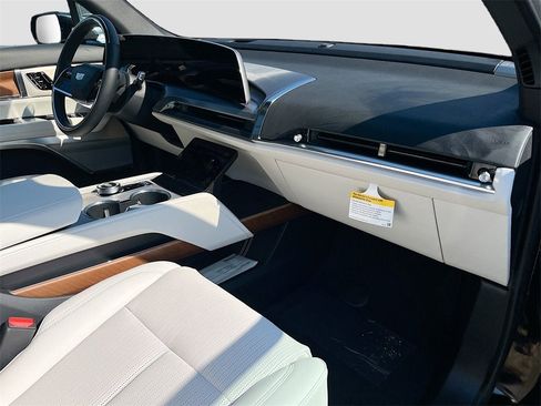 New 2026 Cadillac Vistiq Luxury image 29