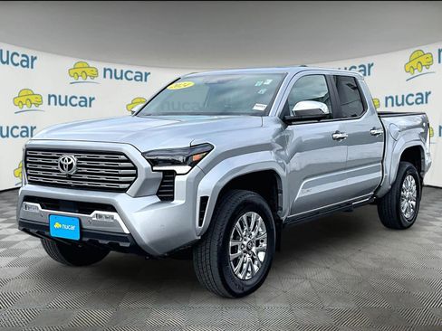 Used 2024 Toyota Tacoma Limited w/ Limited Package (LT) image 3