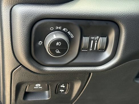 New 2026 RAM 1500 4x4 Crew Cab image 22