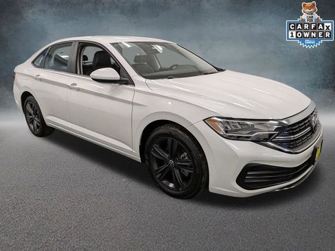 Used 2024 Volkswagen Jetta SE w/ Black Wheel Package image 3