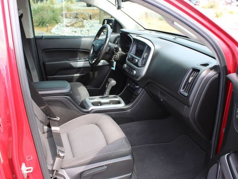 Used 2019 Chevrolet Colorado LT w/ LT Convenience Package AWD/4WD image 22