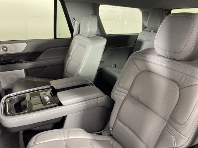 Used 2021 Lincoln Navigator Reserve w/ Luxury Package AWD/4WD image 31