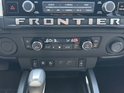 Used 2025 Nissan Frontier SV w/ SV Convenience Package RWD image 20