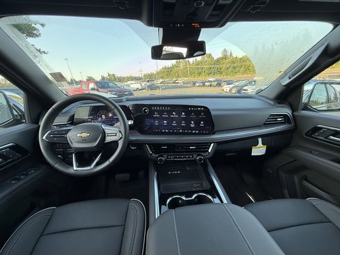 New 2025 Chevrolet Suburban Premier w/ Sun And Tow Package image 16