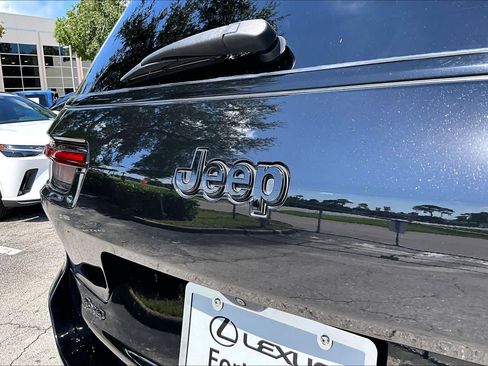 Used 2023 Jeep Grand Cherokee L Laredo AWD/4WD image 31