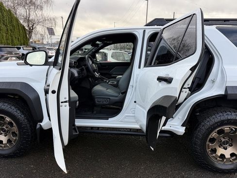 Certified 2025 Toyota 4Runner Trailhunter image 27