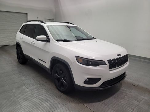 Used 2020 Jeep Cherokee Latitude Plus FWD image 13