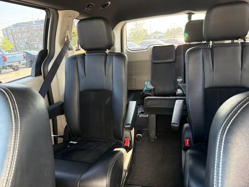 Used 2018 Dodge Grand Caravan SXT FWD image 19