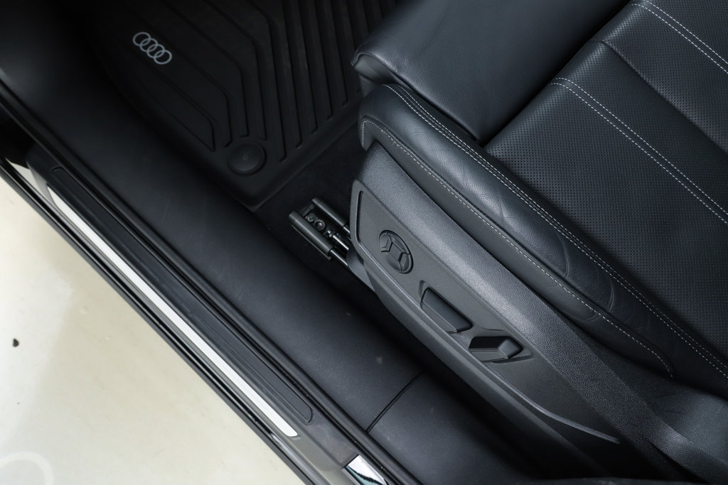 Used 2025 Audi Q5 Prestige AWD/4WD image 44