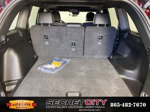 New 2026 Jeep Grand Cherokee Altitude image 30