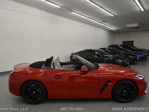 Used 2019 BMW Z4 sDrive30i w/ M Sport Package image 9