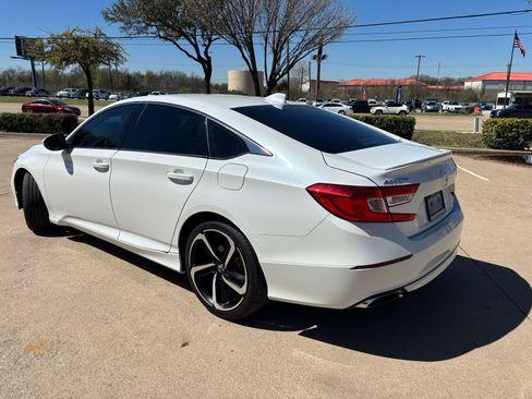 Used 2018 Honda Accord Sport image 8
