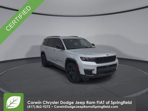 Used 2023 Jeep Grand Cherokee L Limited w/ Black Appearance Package AWD/4WD image 2