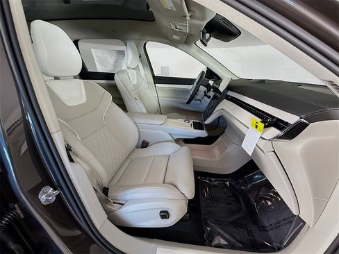 New 2025 Volvo EX90 Ultra w/ Protection Package Premier image 29
