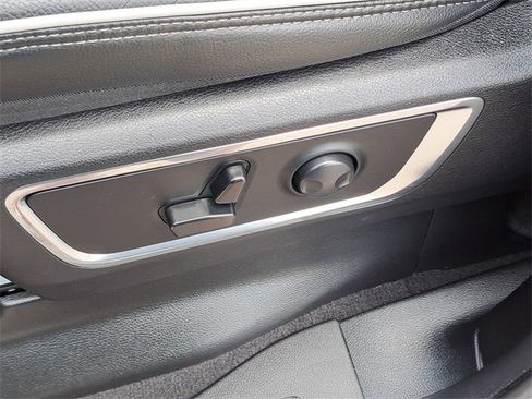 Used 2025 RAM 1500 Laramie image 22