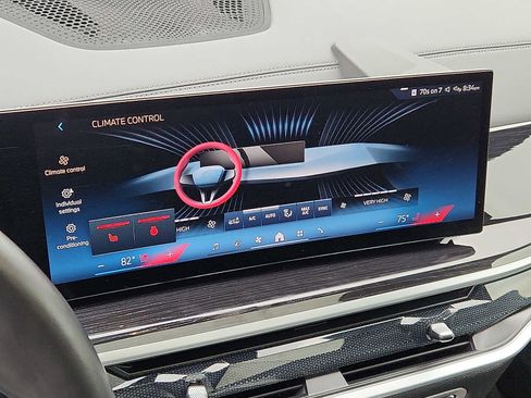 Certified 2024 BMW X7 xDrive40i w/ M Sport Package image 15