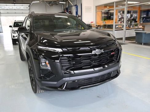 New 2026 Chevrolet Equinox RS w/ LPO, Floor Liner Package image 3