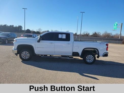 Used 2025 Chevrolet Silverado 2500 LT w/ Convenience Package image 3