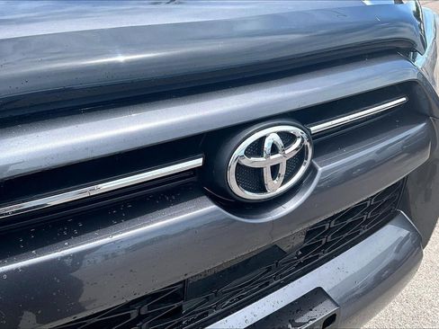 Used 2020 Toyota 4Runner SR5 AWD/4WD image 3