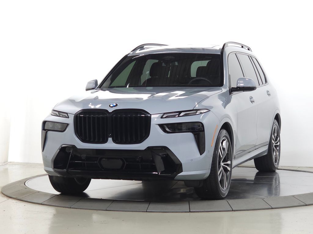 Used 2026 BMW X7 xDrive40i w/ M Sport Package AWD/4WD image 4